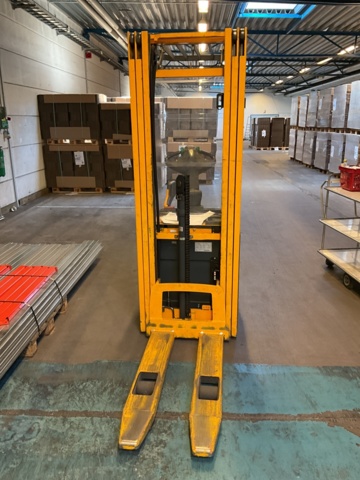 1061166-2 High stacker Jungheinrich