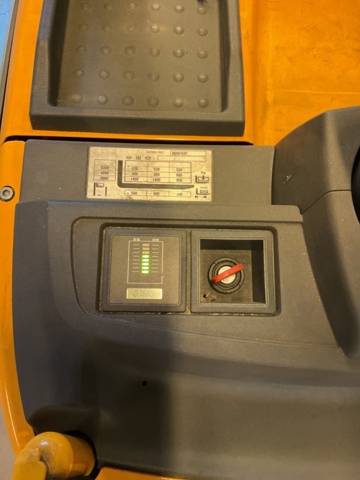 1061166-7 High stacker Jungheinrich