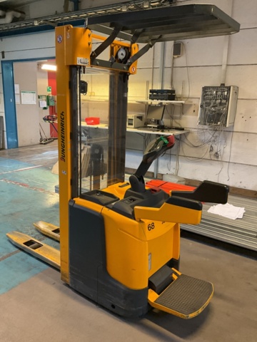 1061166-11 High stacker Jungheinrich