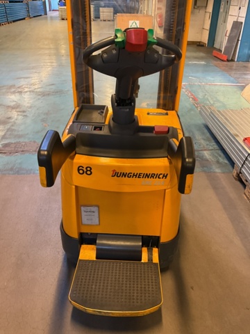 1061166-14 High stacker Jungheinrich