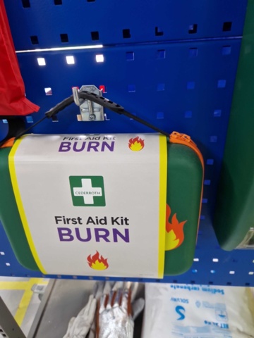 1035054-5 First aid board on wheels