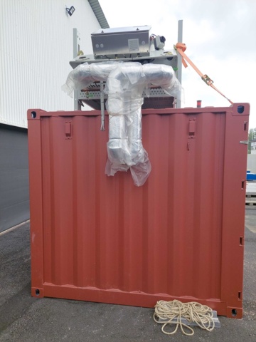 1034805-5 Container 10 feet with coolant cooler on the roof
