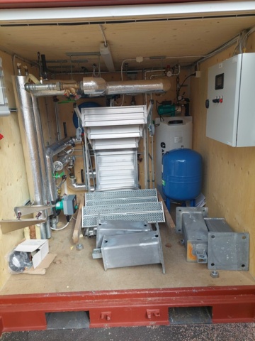 1034805-8 Container 10 feet with coolant cooler on the roof