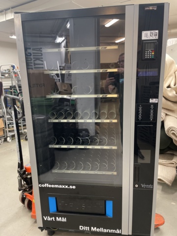 1060153-1 Vendo vending machine