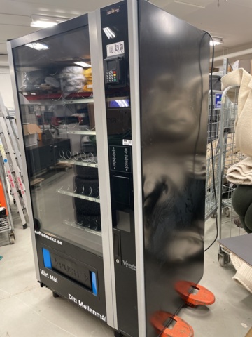 1060153-2 Vendo vending machine