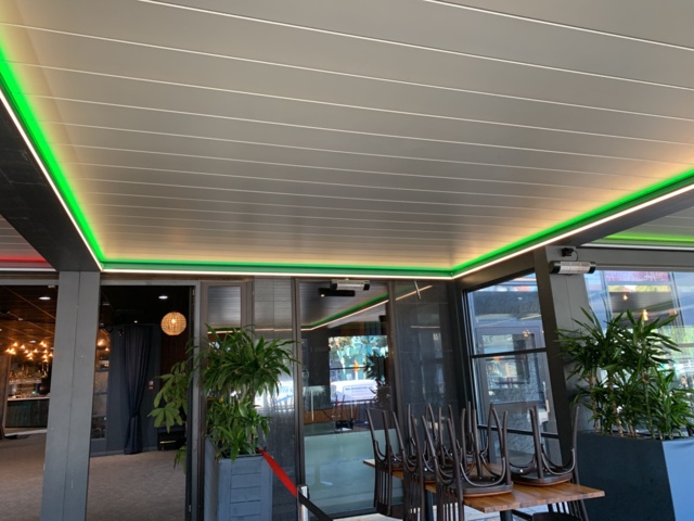 781085-8 Outdoor seating (glazing with openable windows and roof) -2022