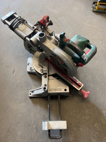 1052372-1 Cut & miter saw Bosch PCM 8 S