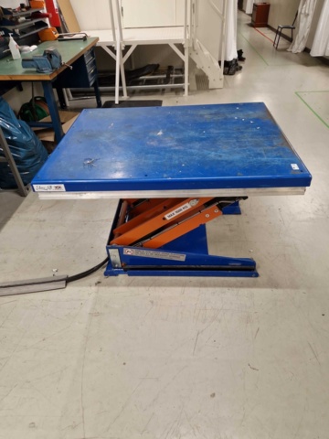 1035074-1 Edmo Lift Workbench