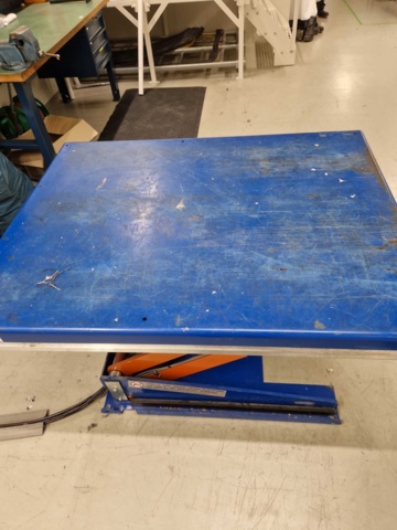1035074-2 Edmo Lift Workbench