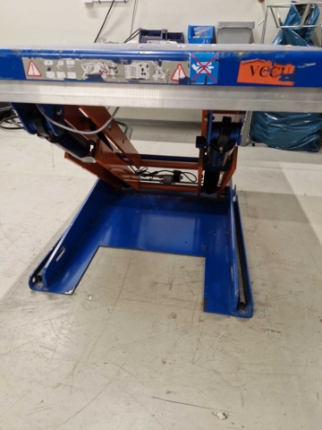 1035074-4 Edmo Lift Workbench