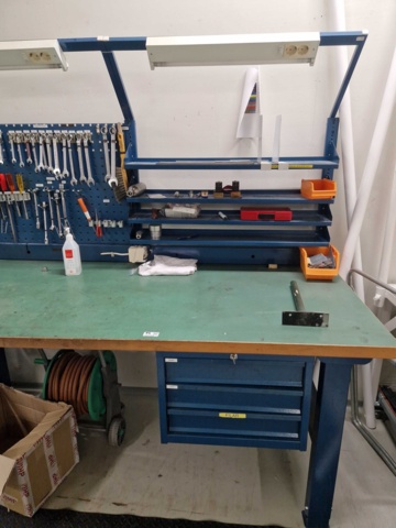 1035084-1 Workbench 200x80cm with tools