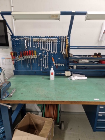 1035084-3 Workbench 200x80cm with tools