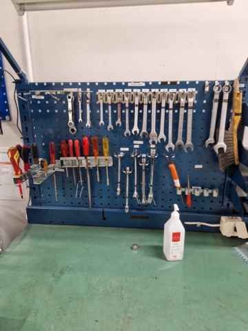 1035084-7 Workbench 200x80cm with tools