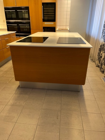 1077771-1 Built-in kitchen island