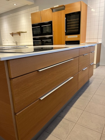 1077771-2 Built-in kitchen island