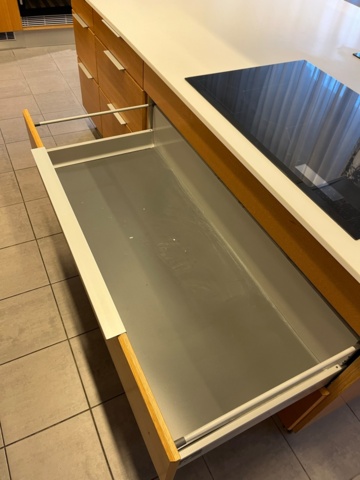 1077771-6 Built-in kitchen island