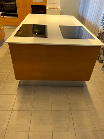 1077771-7 Built-in kitchen island