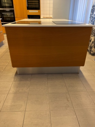 1077771-8 Built-in kitchen island