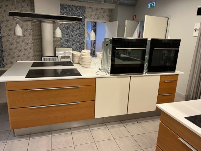 1048201-1 Built-in kitchen island, longer