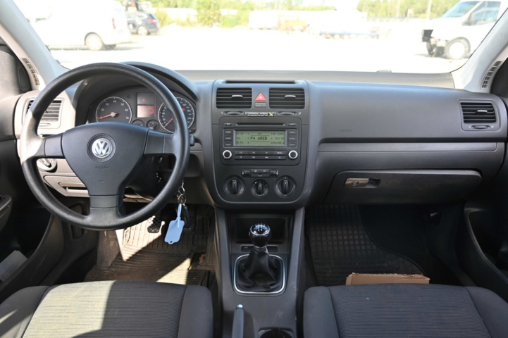 1031401-18 Volkswagen Golf 5-doors 1.6 - 2006