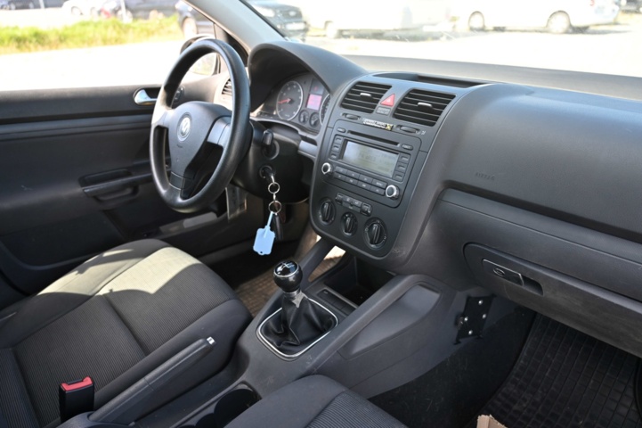 1031401-19 Volkswagen Golf 5-doors 1.6 - 2006