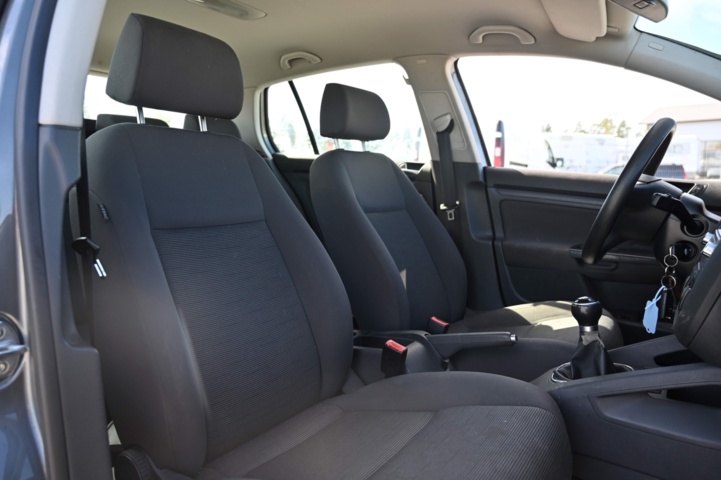 1031401-21 Volkswagen Golf 5-doors 1.6 - 2006