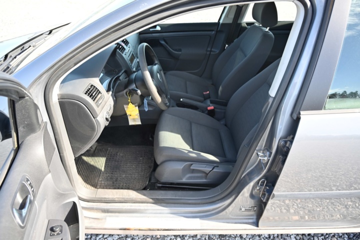 1031401-26 Volkswagen Golf 5-doors 1.6 - 2006