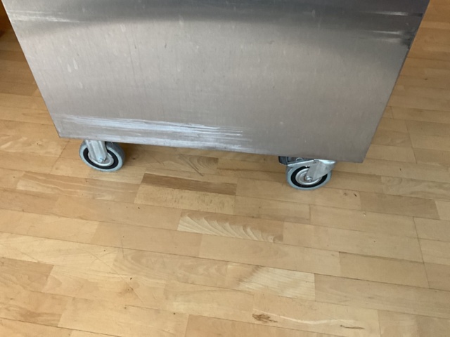 1061246-4 Tallriksvagnar