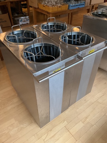 1061251-1 2st Tallriksvagnar