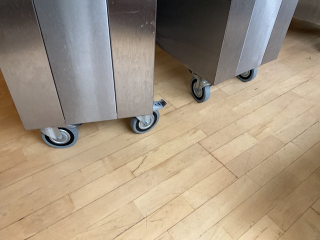 1061251-3 2st Tallriksvagnar