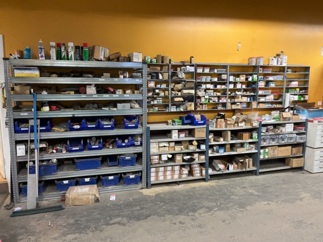 1060731-1 Shelves with screw, nut accessories