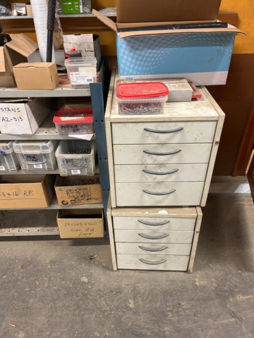 1060731-3 Shelves with screw, nut accessories