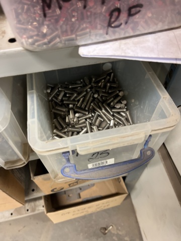 1060731-5 Shelves with screw, nut accessories