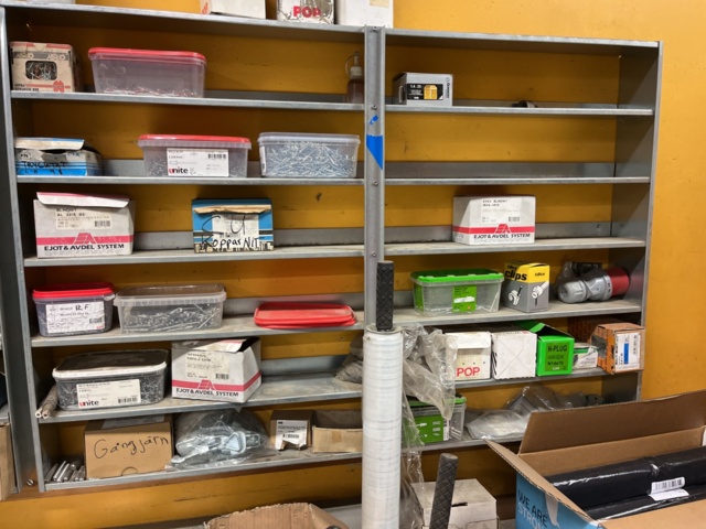 1060731-8 Shelves with screw, nut accessories