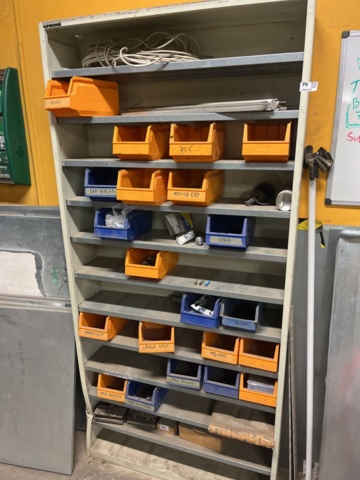 1060731-17 Shelves with screw, nut accessories