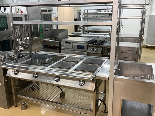 1061274-1 Mareno kitchen island with induction cooker