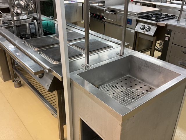 1061274-2 Mareno kitchen island with induction cooker