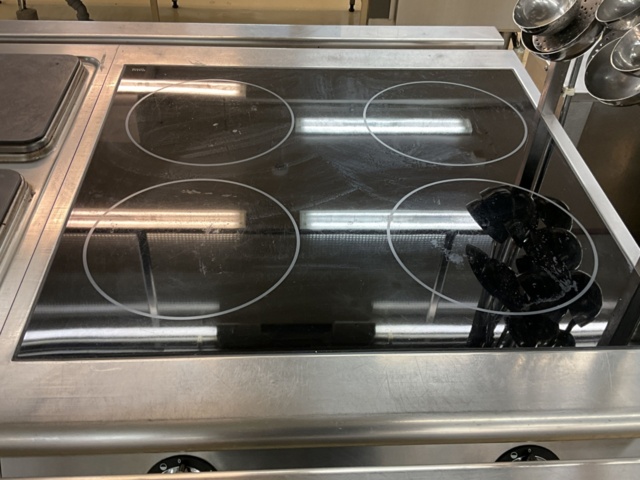 1061274-6 Mareno kitchen island with induction cooker