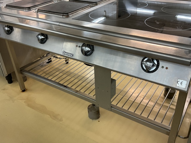 1061274-7 Mareno kitchen island with induction cooker