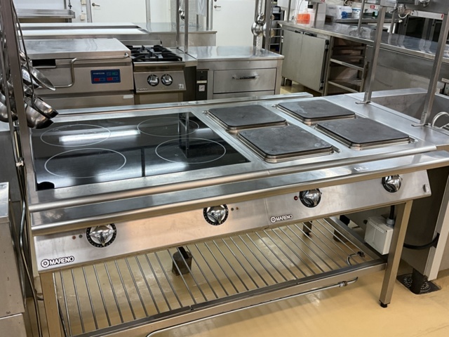 1061274-8 Mareno kitchen island with induction cooker