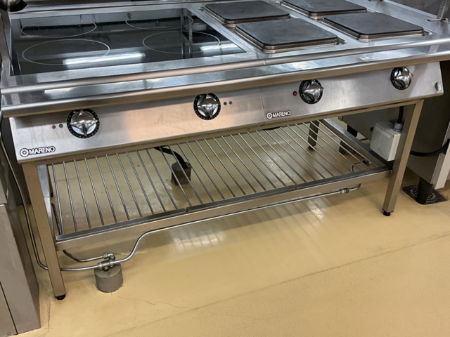 1061274-9 Mareno kitchen island with induction cooker