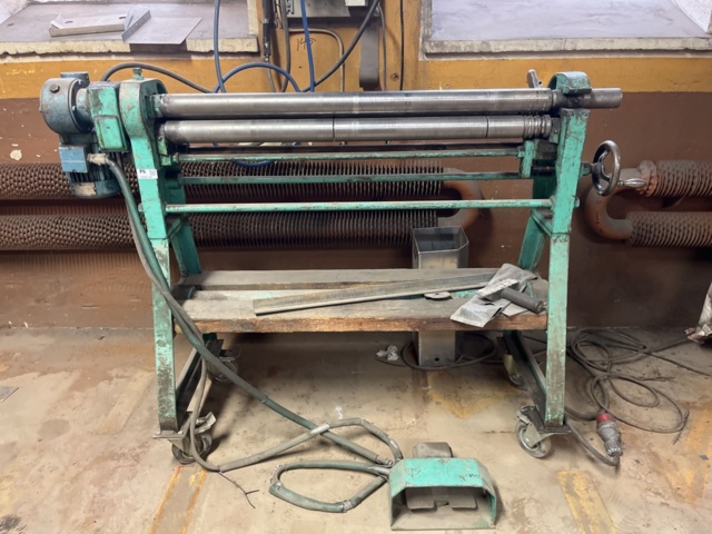 1060756-1 Motorized round roller 150x113 cm