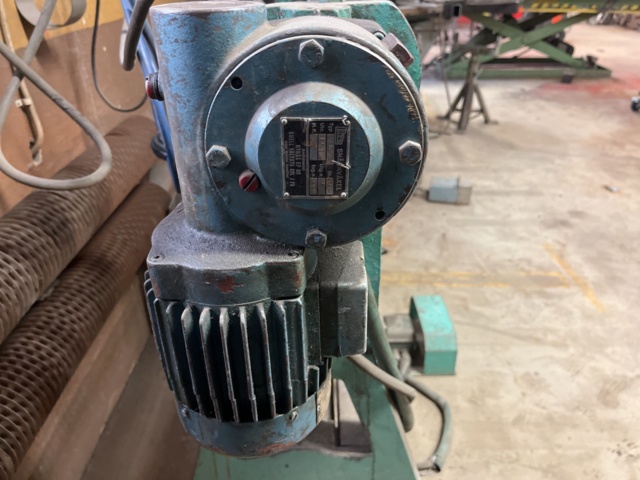 1060756-5 Motorized round roller 150x113 cm