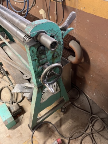 1060756-7 Motorized round roller 150x113 cm