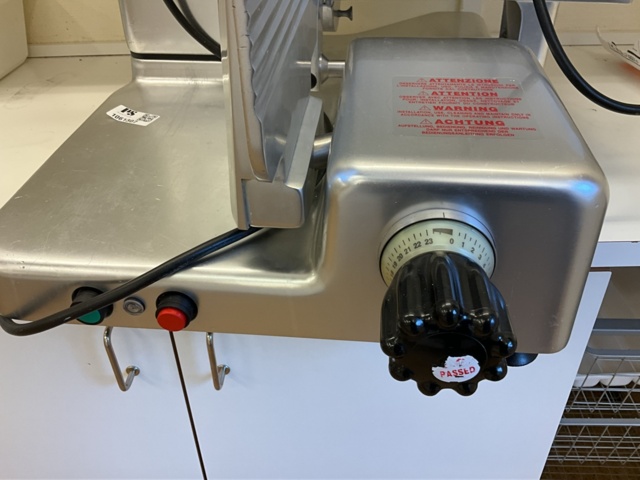 1061307-8 Berkel cutting machine