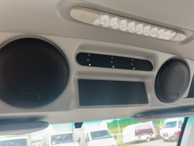 1050267-27 Electric vehicle Garia Utility U21 -2016