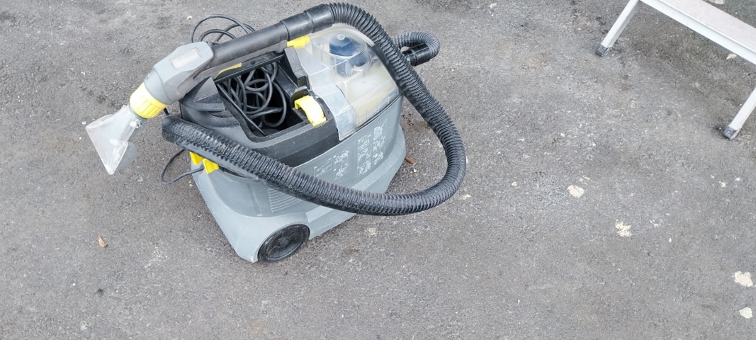 1078259-7 Kärscher PUZZI 8/1 C Car upholstery cleaner