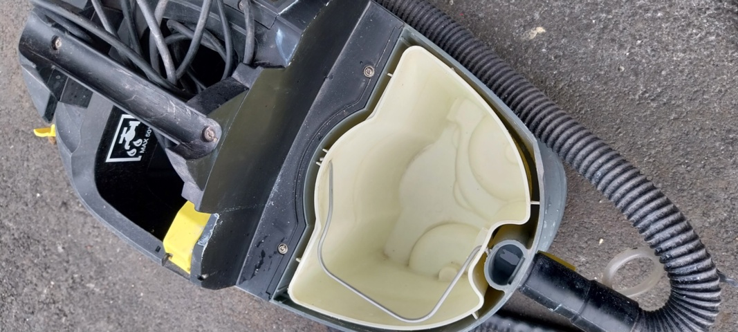 1078259-11 Kärscher PUZZI 8/1 C Car upholstery cleaner