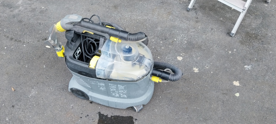 1078259-12 Kärscher PUZZI 8/1 C Car upholstery cleaner