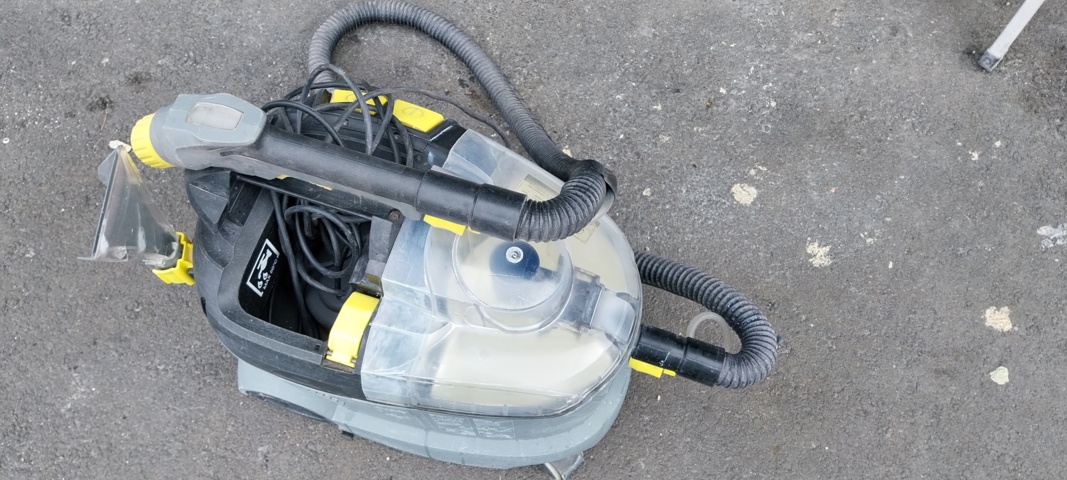 1078259-13 Kärscher PUZZI 8/1 C Car upholstery cleaner